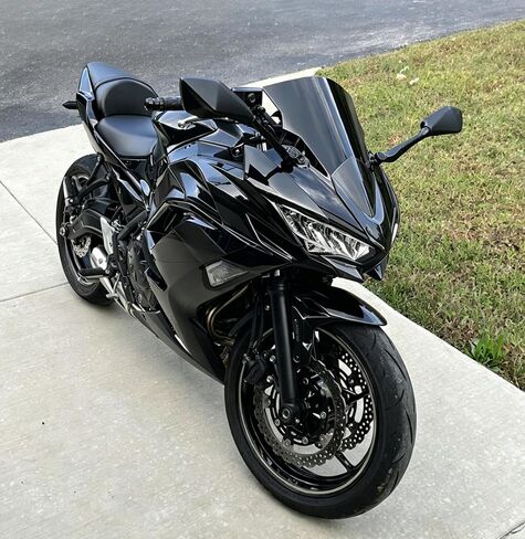 الزجاج الأمامي لـ Ninja650 ER6F 2020-2026، واقي منحرف للزجاج الأمامي للدراجات النارية لملحقات Ninja 650 ER-6F (أسود) in Kuwait