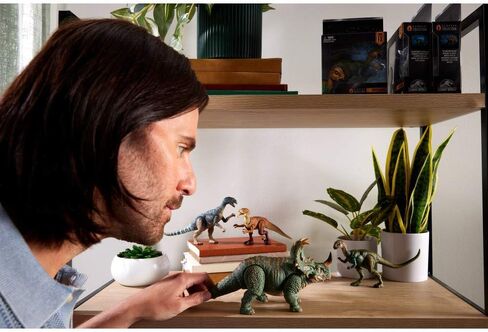 Mattel Jurassic World Hammond Collection Sinoceratops Deluxe Articulated Action Figure Large Size, Posable Tail in Kuwait