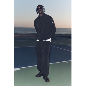 Alo Yoga Takeaway Track Straight Leg Pant - Black in Saudi Arabia
