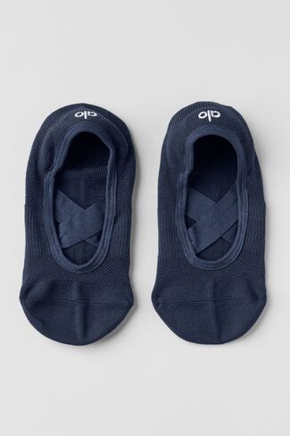 Alo Yoga Women's Pivot Barre Sock - Navy in Kuwait