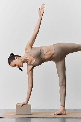 Alo Yoga Uplifting Yoga Block - Gravel - Gravel / One Size in Kuwait