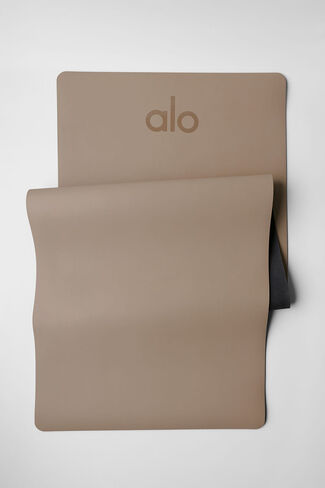 Alo Yoga Lightweight Warrior Mat - Gravel - Gravel / One Size in Kuwait