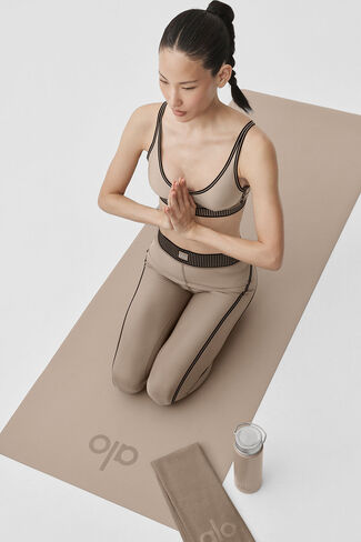 Alo Yoga Lightweight Warrior Mat - Gravel - Gravel / One Size in Kuwait