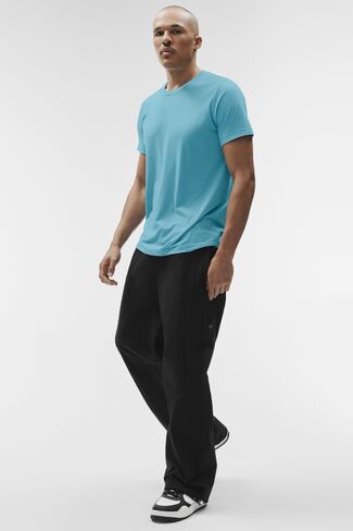 Alo Yoga Triumph Tee - Blue Breeze in Kuwait