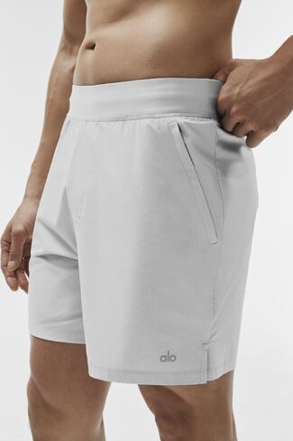 Alo Yoga 5" Repetition Short - Titanium in Kuwait