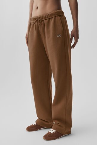 Alo Yoga Accolade Straight Leg Sweatpant - Sun Kissed Brown in Kuwait