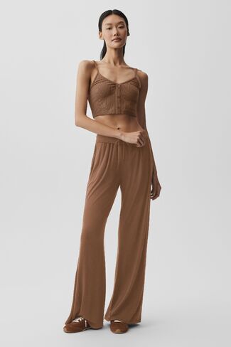 Alo Yoga Ribbed Delicate Lounge Tank - Sun Kissed Brown in Kuwait