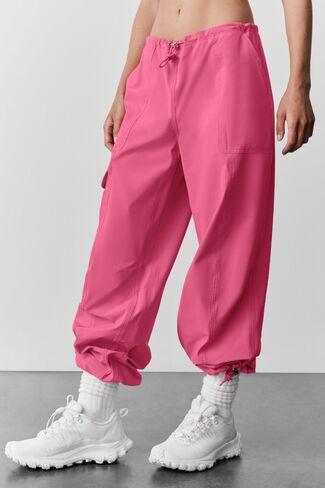 Alo Yoga Low Rise Megastar Cargo Pant - Paradise Pink in Kuwait