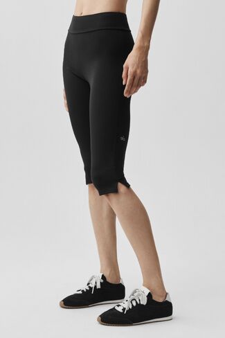 Alo Yoga ALO Softsculpt Shoreline Capri - Black in Kuwait