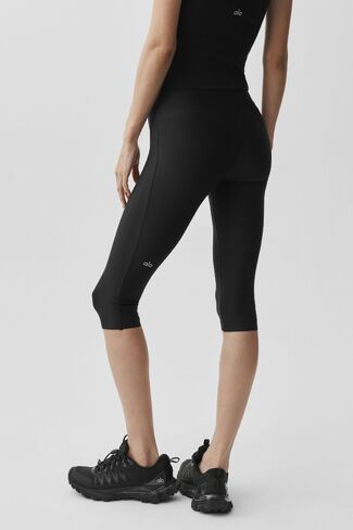 Alo Yoga Airlift High-Waist Sleek Capri - Black in Kuwait