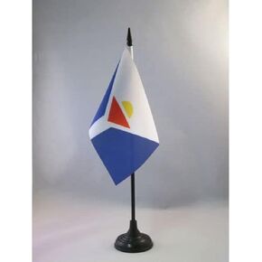 علم طاولة سانت مارتن من AZ FLAG مقاس 10.16 سم × 15.24 سم - سانت مارتينر - علم مكتب سانت مارتن 15 × 10 سم - عصا وقاعدة بلاستيكية سوداء