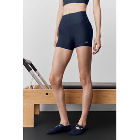 Alo Yoga 3" Airlift High-Waist Sleek Short - Navy in Saudi Arabia