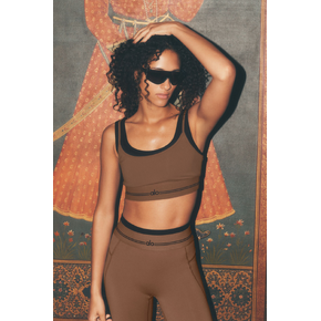 حمالة صدر Alo Yoga Airbrush Better Together - Sun Kissed Brown/Black in Kuwait