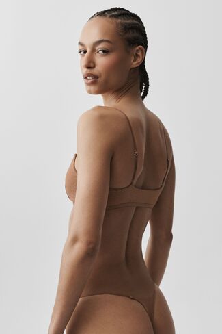 Alo Yoga Airmesh Venus Bralette - Sun Kissed Brown in Kuwait