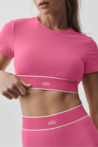 Alo Yoga ALO Softculpt Amp It Up حمالة صدر بأكمام قصيرة - وردي بارادايس in Kuwait
