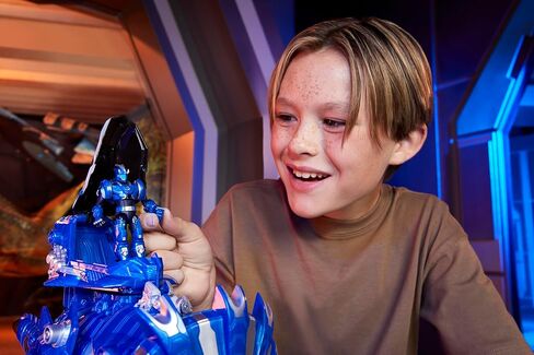 Armor-Up Triceratops Dinosaur Cobalt Toy Figure with 7 Removable Armor Pieces, Tail-Triggered Chomp, Pilot Pod Compatible, 8.9" H x14.7 L, Kids, Boys, Girls, Ages 6+ in Kuwait