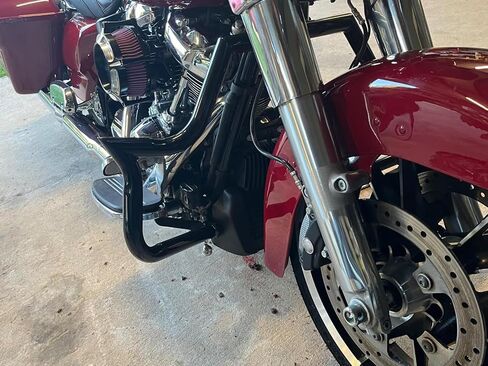 شريط تحطم محرك الدراجة النارية MZS متوافق مع 2009-2025 Street Glide Electra Glide Road King Trike CVO Ultra Classic Limited، 1.25 بوصة للتجول على الطريق السريع حماية من السقوط باللون الأسود in Kuwait