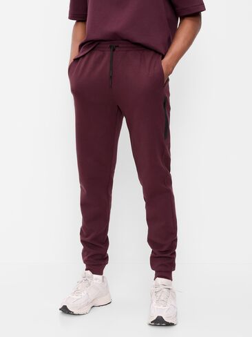 بنطال Old Navy Dynamic Fleece 4.0 - بني داكن داكن in Kuwait