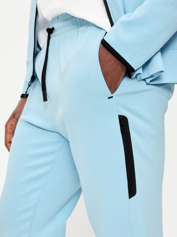 Old Navy Dynamic Fleece 4.0 Joggers - Cool Rain in Kuwait