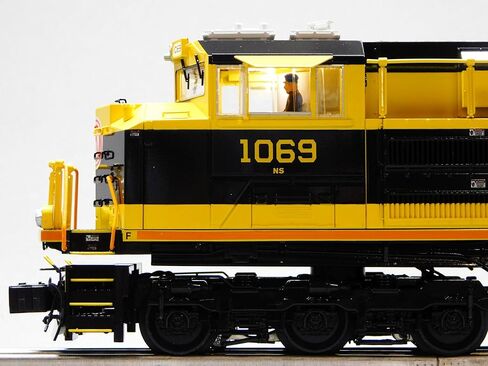 NS Virginian Legacy SD70ACE #1 in Kuwait