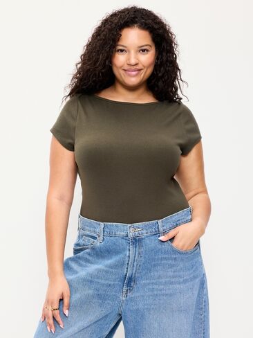 تي شيرت Old Navy ذو رقبة دائرية - نسيج الغابة in Kuwait