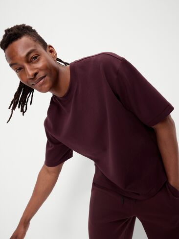 Old Navy Dynamic Fleece T-Shirt - Red in Kuwait