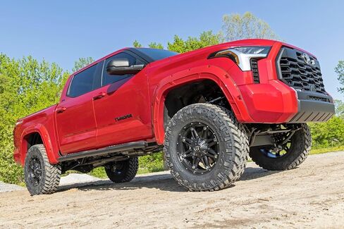 خطوات Nerf بيضاوية خشنة لسيارة Toyota Tundra (2022-2026) Crew Cab - قضبان على طراز OEM مع خطوات جانبية مدمجة in Kuwait