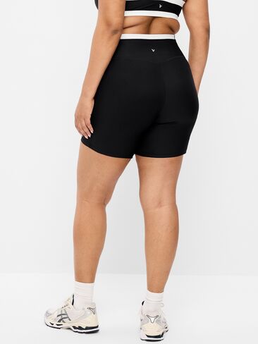 Old Navy شورت بايكر PowerSoft بجيوب عالية الخصر للغاية - درزة داخلية 6 بوصة - بدون درزات أمامية - جاك أسود in Kuwait