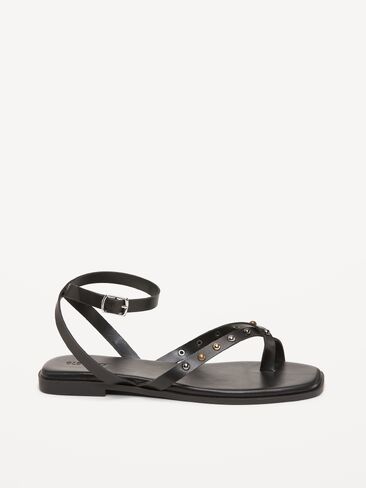 Old Navy Studded Toe-Strap Sandals - Black Jack in Saudi Arabia