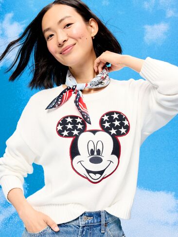 سترة جرافيك برقبة دائرية للنساء من Old Navy Old Navy x Disney Mickey Mouse - ملح البحر in Kuwait