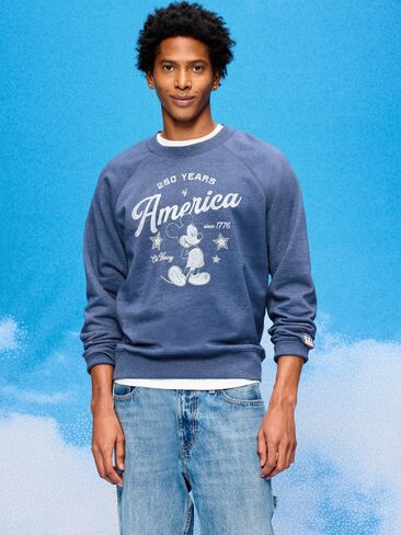 سويت شيرت بفتحة رقبة دائرية للبالغين من Old Navy Old Navy x Disney Mickey Mouse - أزرق باسيفيك in Kuwait