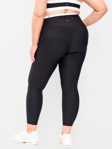 Old Navy طماق PowerSoft عالية الخصر بلا حدود 7/8 جيوب - بدون درزات أمامية - بلاك جاك in Kuwait