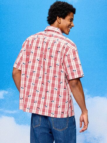 Old Navy Old Navy x Disney Mickey Mouse Loose Fit Plaid Shirt for Men - White/Red Plaid in Kuwait