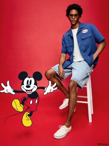 Old Navy Old Navy x Disney Mickey Mouse Short-Sleeve Twill Camp Shirt for Men - Pacific Blue in Kuwait