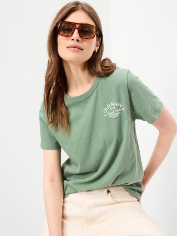 تي شيرت Old Navy EveryWear برقبة دائرية وشعار الماركة - عشب مجفف in Kuwait