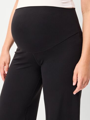 Old Navy Maternity Maternity StudioSmooth بنطال واسع الساق - بلاك جاك in Kuwait