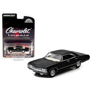 Greenlight 1/64 Chevrolet Impala Sport Sedan 1967 Black Greenlight Chevrolet Impala Tuxedo Black Mini Car in Kuwait