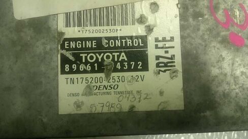 وحدة التحكم ECM للمحرك تناسب 97-98 متوافقة مع Toyota Tacoma 89661-04372 8966104372 in Kuwait