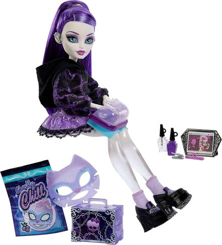 مجموعة دمية Monster High Self-Scare Secrets Spectra Vondergeist وملحقاتها مع 13 مفاجأة واقعية مثل مجموعة العناية بالأظافر ومشغل التسجيل in Kuwait