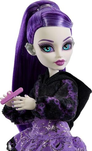 مجموعة دمية Monster High Self-Scare Secrets Spectra Vondergeist وملحقاتها مع 13 مفاجأة واقعية مثل مجموعة العناية بالأظافر ومشغل التسجيل in Kuwait