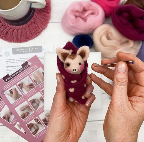 Bergin & Bath Needle Felting kit - Pigs in Blankets. A Festive Christmas Craft kit for Adults and Teens. Learn to Make Felted Decorations from Wool. in Kuwait