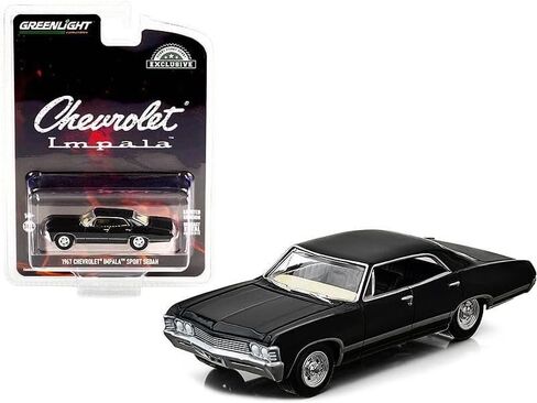 Greenlight 1/64 Chevrolet Impala Sport Sedan 1967 Black Greenlight Chevrolet Impala Tuxedo Black Mini Car in Kuwait