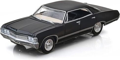 Greenlight 1/64 Chevrolet Impala Sport Sedan 1967 Black Greenlight Chevrolet Impala Tuxedo Black Mini Car in Kuwait