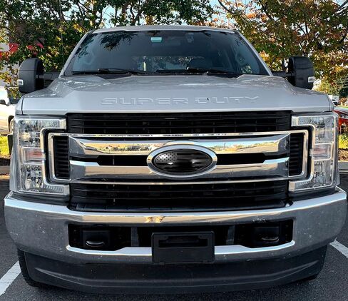 شبكة أمامية مقاس 12 بوصة وغطاء خلفي من الألومنيوم وشعار العلم الأسود الأمريكي لسيارة Superduty F250 F350 Super Duty (أسود، 12 بوصة) in Kuwait