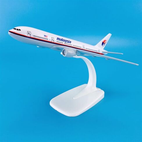مقياس مصغر 1 400 لطائرة بوينغ B777-200 نموذج طائرة الخطوط الجوية الماليزية Aircra سبيكة ثابتة لعبة طائرة مجموعات اللعبة in Kuwait