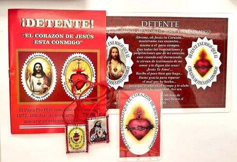 Detente El Corazón de Jesús Está Conmigo | حماية القلب المقدس الكاثوليكي | هدية الإيمان المسيحي | مباركة البيت الديني (كتاب + كتفي + بطاقة) in Kuwait