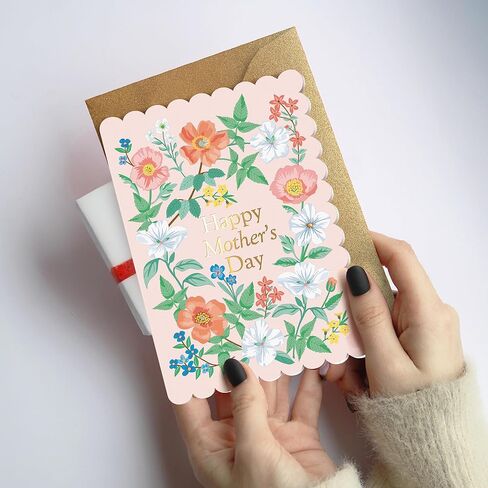 بطاقة عيد الأم Sweetzer & Orange Pink Floral - بطاقة عيد الأم مقاس 5x7 بوصة من رقائق الذهب مع حواف صدفية، ظرف كرافت ذهبي وختم ذهبي - رسالة بالداخل "الاحتفال بالحب الذي تقدمه" in Kuwait