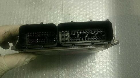 Engine ECM Control Module 2.0L Turbo Fits 13-15 Compatible with Audi Q5 8R1 907 115 F 8R1907115F in Kuwait