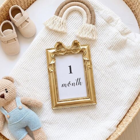 Novabright Baby Monthly Milestone Signs Photo Frame Set, Gold Resin Picture Frame with 13 Newborn Milestone Cards, for Nursery Decor, Keepsake Gift for Newborn in Kuwait