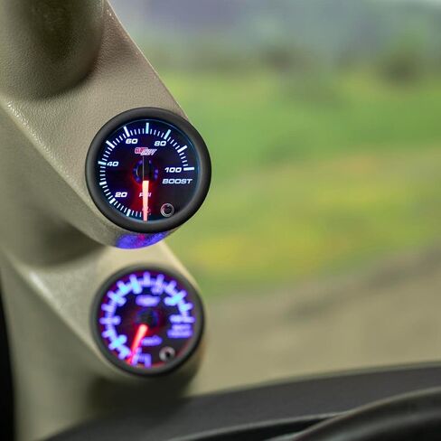 مجموعة قياس GlowShift Black 7 Color 100 PSI Turbo Boost - تتضمن خرطوم ميكانيكي وتركيبات - قرص أسود - عدسة شفافة - لشاحنات الديزل - 2-1/16 بوصة 52 مم in Kuwait